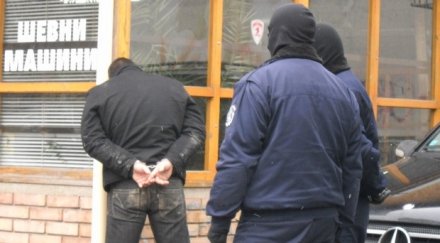 фамилията измамници остава решетките