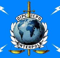 Интерпол издирва двоен убиец