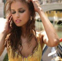 Гаджето на Роналдо купонясва с Мила Йовович