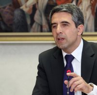 Плевнелиев пита съда за референдума