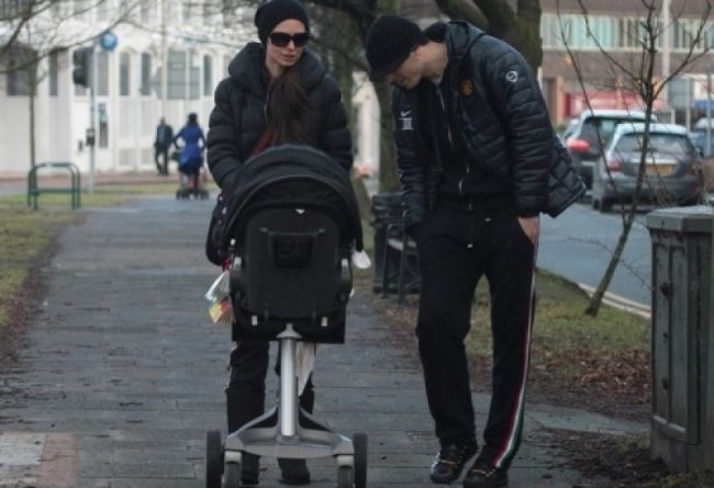 Бербатов чака второ момиче, иска наследник футболист