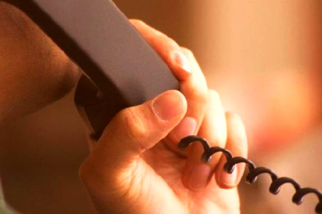 Обвиниха телефонни измамници