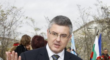 борисов обяви червен депутат титан строителството