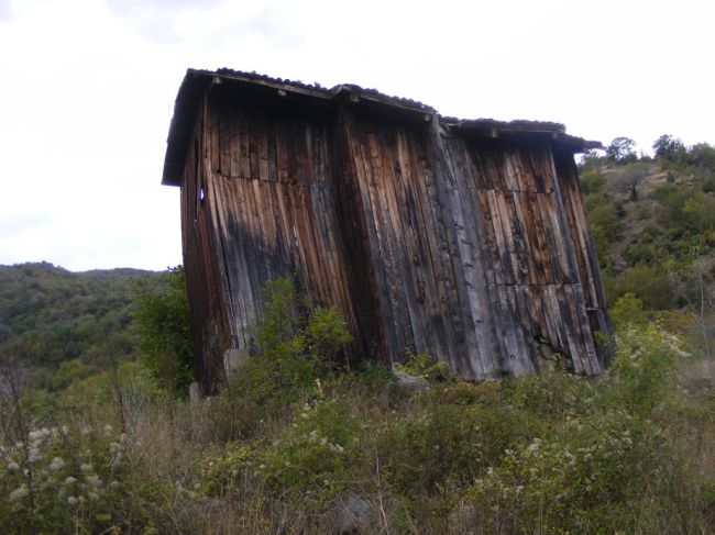 Барака пламна по време на занятия с деца