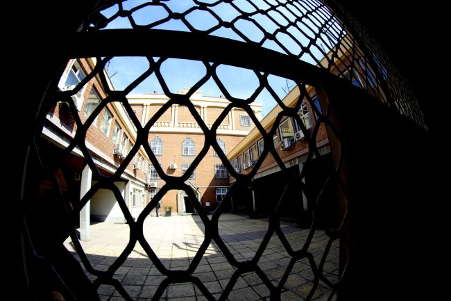 40 минути след публикация на ПИК: Пуснаха затворник-самоубиец