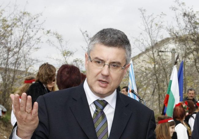 Борисов обяви червен депутат за титан на строителството