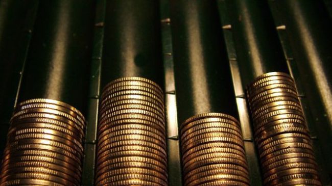 Безработен плаща данък с два чувала стотинки