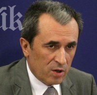 Петък 13-ти уплаши Орешарски, няма да се отчита пред парламента