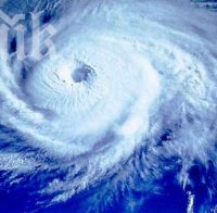 Евакуираха 30 000 семейства заради тайфун в Япония