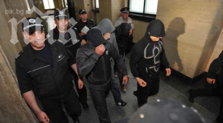 арестуваха петима измамници представяли ченгета