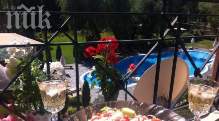 венета райкова глези шопска салата бяло вино