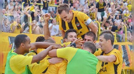 мъри кривия лудеят играчите ботев боя локомотив