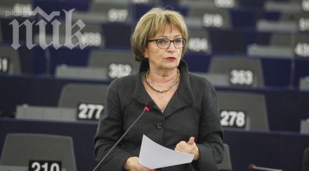 дорис пак българското правителство марионетно