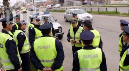 полицай проучвал новите членове герб варна