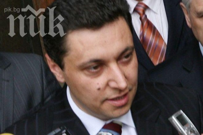 Яне: Делян Пеевски управлява правителството чрез Моника Йосифова