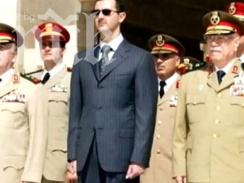 САЩ настоя за оттеглянето на Асад, дори след предаването на химическото оръжие