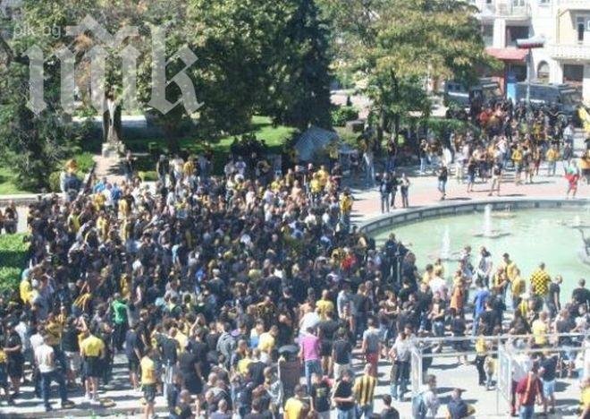 Уникална атмосфера преди пловдивското дерби (видео)