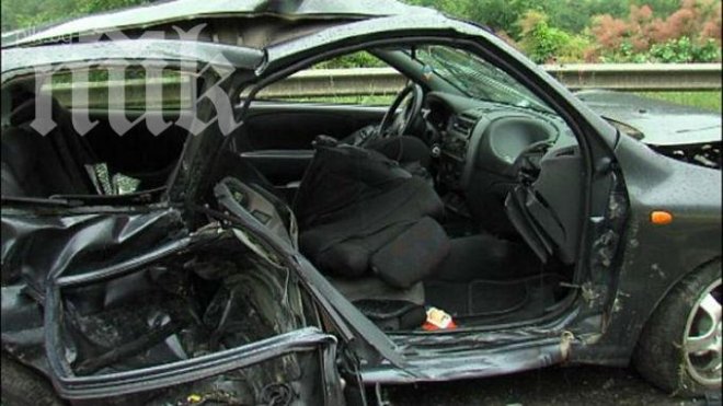 Кръв на пътя! Рено излетя с бясна скорост от Тракия, 29-годишен загина на място