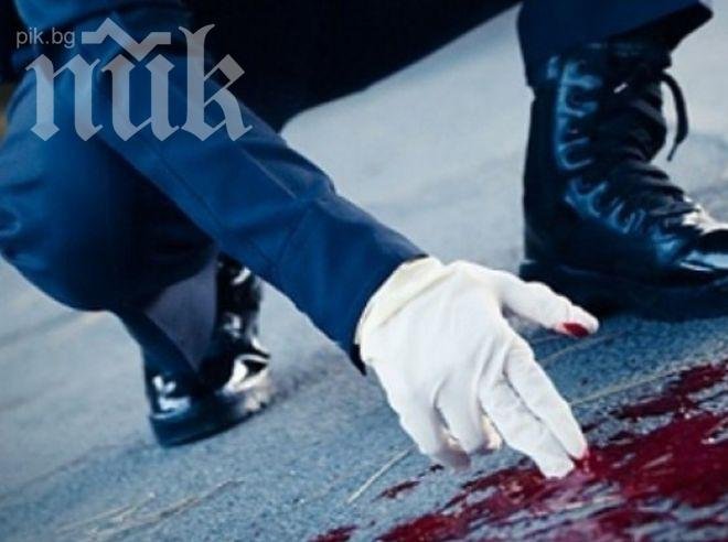 Зверство! Жена разпра корема на сестра си