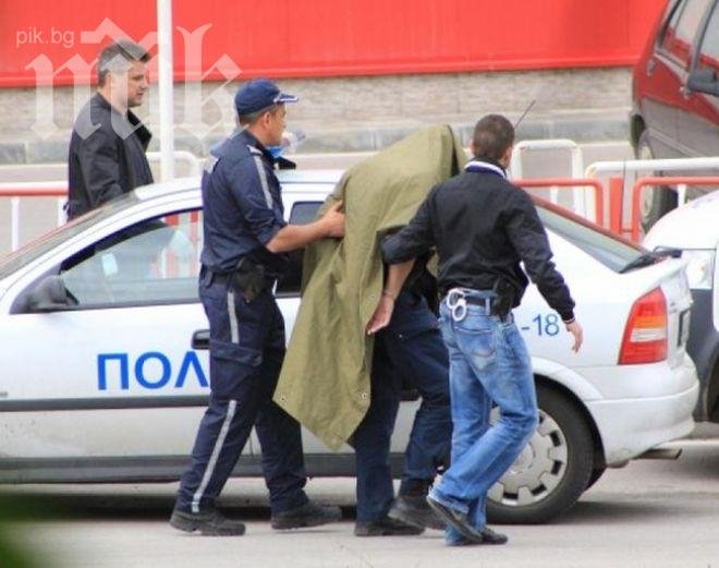 Жестока кървава драма! Побеснели мъже се клаха заради хубавица