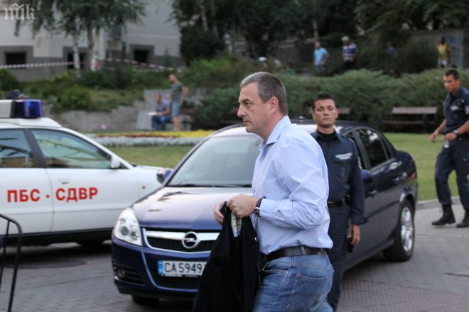 Йовчев: Орешарски излезе през задния вход на БНТ, за да се избегнат конфликти