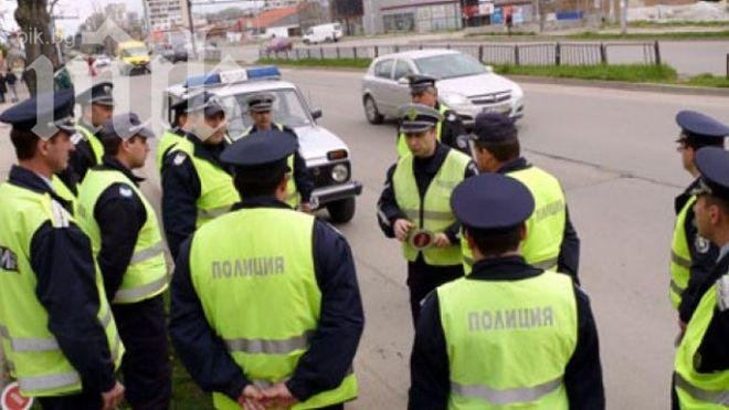 Полицай проучвал новите членове на ГЕРБ във Варна