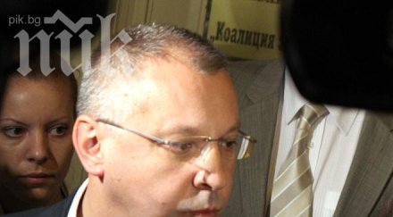 станишев осъждам гръцката партия златна зора убийство