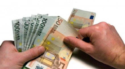 лукавство румънка измъкна 320 000 евро секс пастор торино