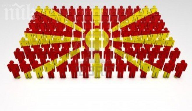 Петър Стоянович, Божидар Димитров и Красимир Каракачанов - умствено неуравновесени