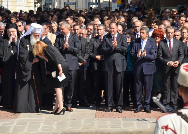 Гаф! Държавният глава пропусна да поздрави патриарх Неофит