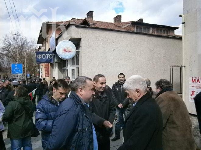 В Кърджали събират дарения за бежанците