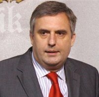 Ивайло Калфин с лавина от критики срещу Росен Плевнелиев