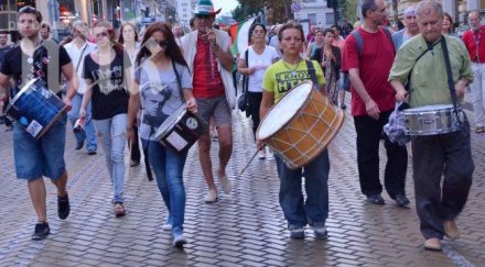десетки събраха ндк протест гей парада софия