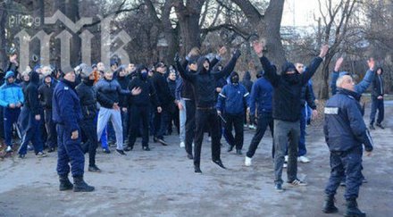 ултраси левски пребили фенове червените пернишко село