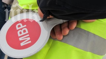 резил полицай прави секс травестит насред македония ченгета спипват калъп