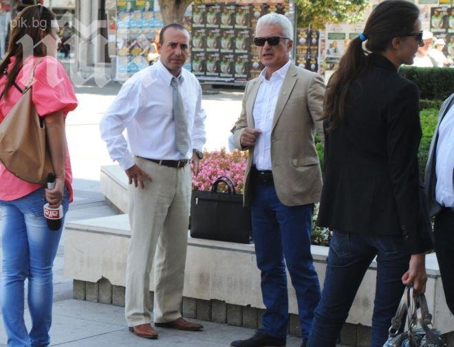 Волен Сидеров си купи костюм за 3000 лв. преди гейпарада