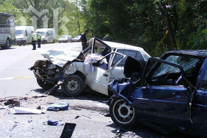 Тежка катастрофа край Симитли, блокирано е движението