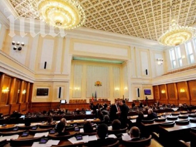 Гласуват вота на недоверие в четвъртък

