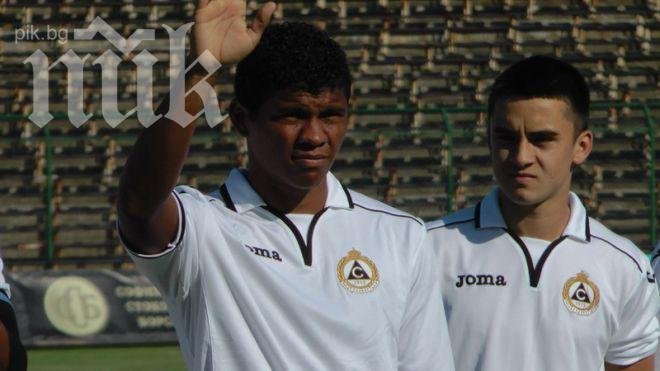 Визови проблеми тормозят нападател на Славия