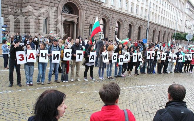 Няколко хиляди са вече демонстрантите срещу властта в столицата