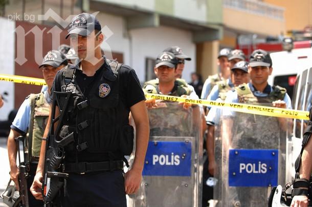 8-годишно дете с вътрешни кръвоизливи след побой от турски полицай