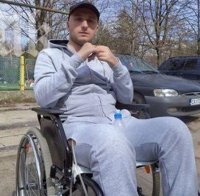 Покъртителна история! Парализирано момче се бори отново да проходи!