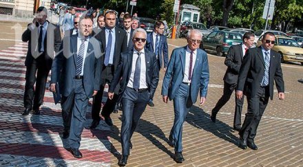 журналистка всички атакисти гадни брутални простаци