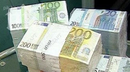 българинът пести 4500 евро банки