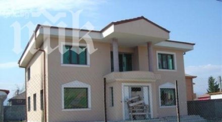 продават къща цар киро 000