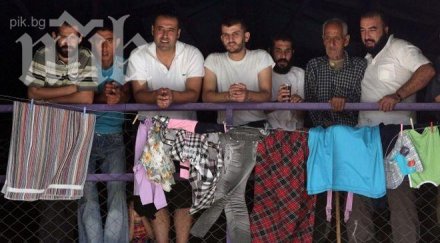 румъния върна бежанци сирийци двама афганистан