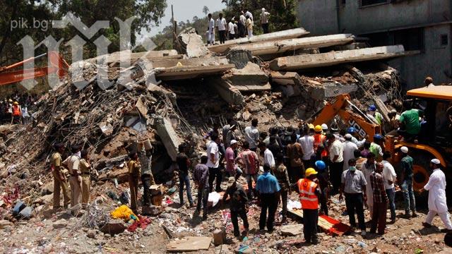 25 души са под развалините на струтилата се в Мумбай сграда