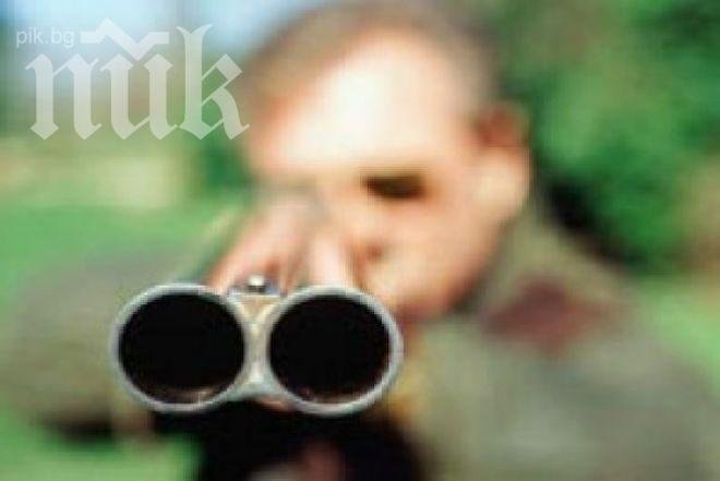 Дядо превърна дома си в казарма, откриха оръжеен склад в къщата му