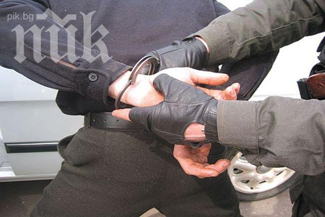 Разбиха българска група за кражби в Кипър