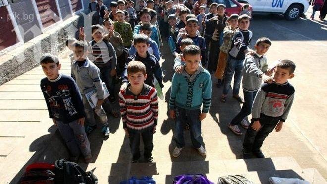 Ваксинират децата на сирийските бежанци